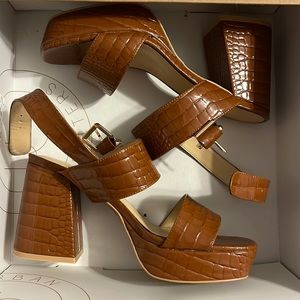 UO Rachel Crocodile Platform Heels